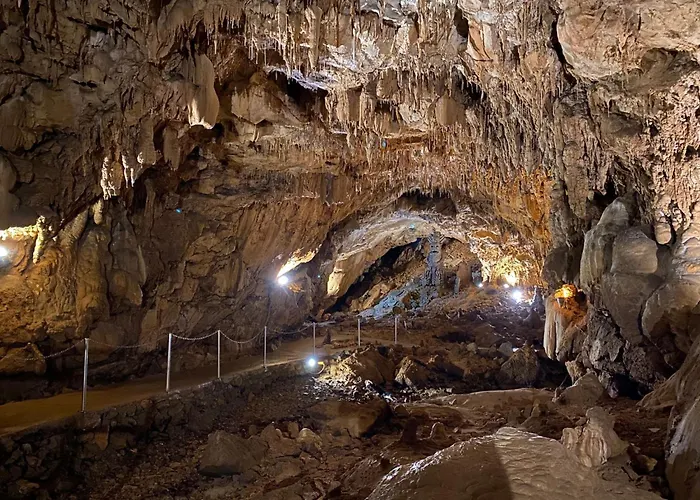 בקתה The Fox By Interhome Zlobin